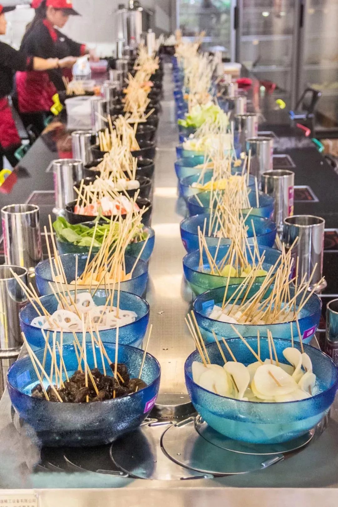 7毛钱串锅底免费送吃到劲爽的旋转串串小火锅上架