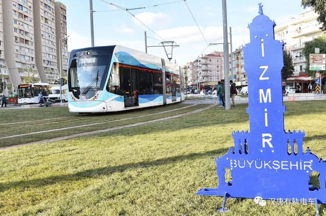 土耳其海滨城市伊兹米尔的有轨电车