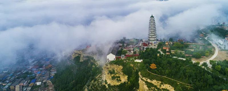 雾中九龙山3,不要过度贪凉不要长时间呆在封闭的空调房里,也要注意不