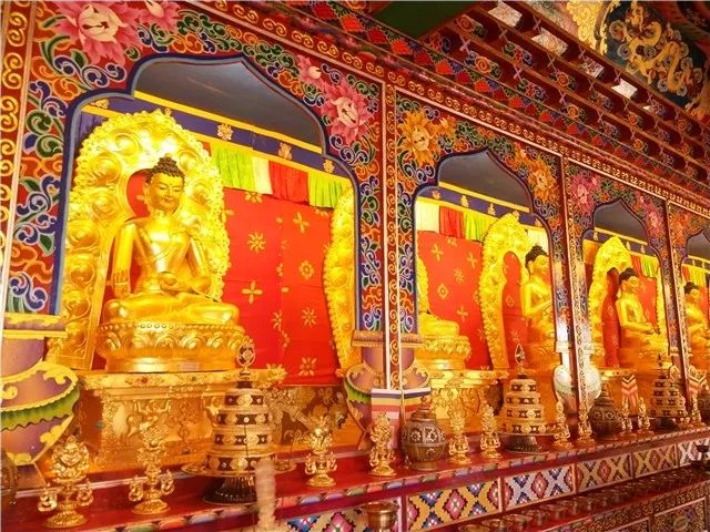 十二药叉大将修法灵验无比智噶寺药师殿开光法会华曲活佛亲自加持的