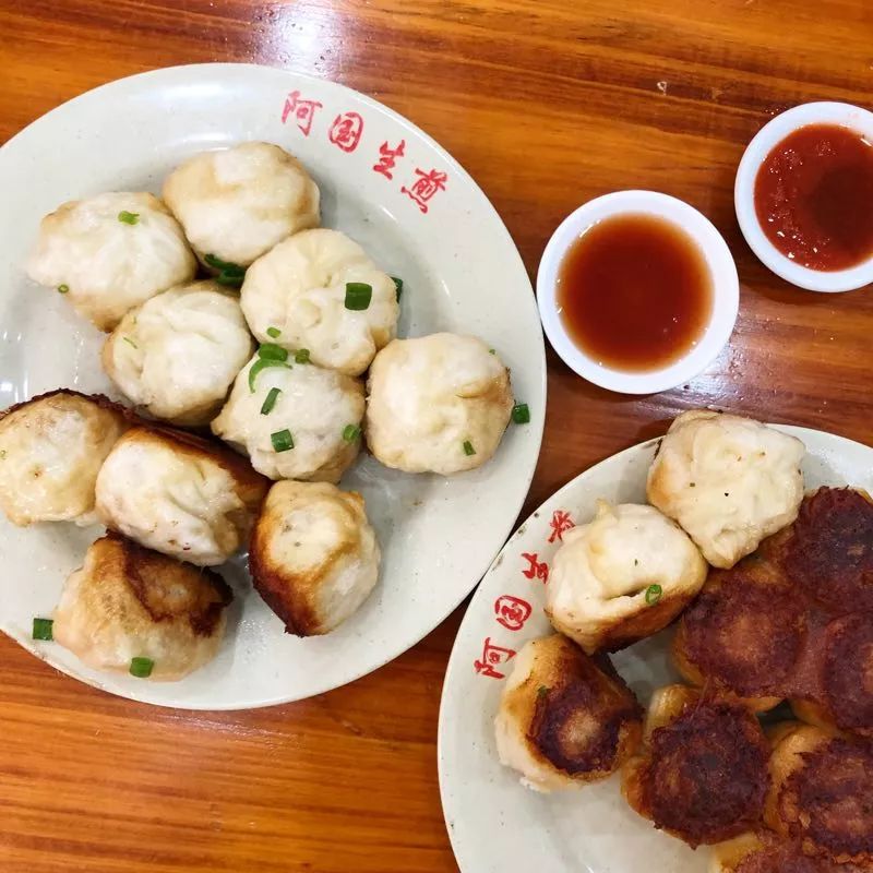 奉化阿国生煎,东方牛肉干面,状元坊馄饨,弄堂快餐…也很感谢因为美食