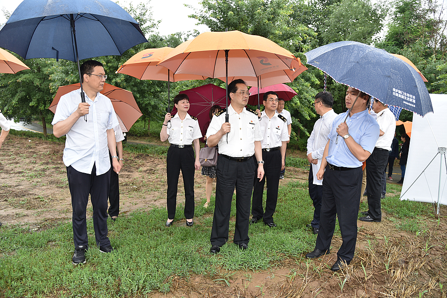 西安海关党组书记关长孙世和一行来杨凌考察