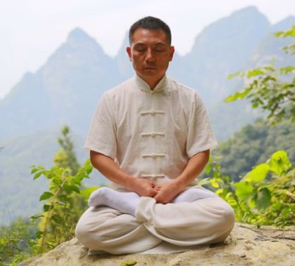 双盘腿竟有如此惊人好处摇山晃海功能够快速双盘的方法