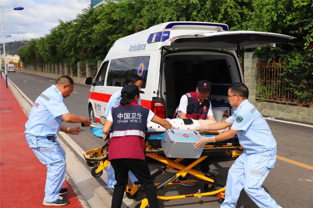 完善基层医疗急救体系会东县急救分中心紧急医学救援队正式成立