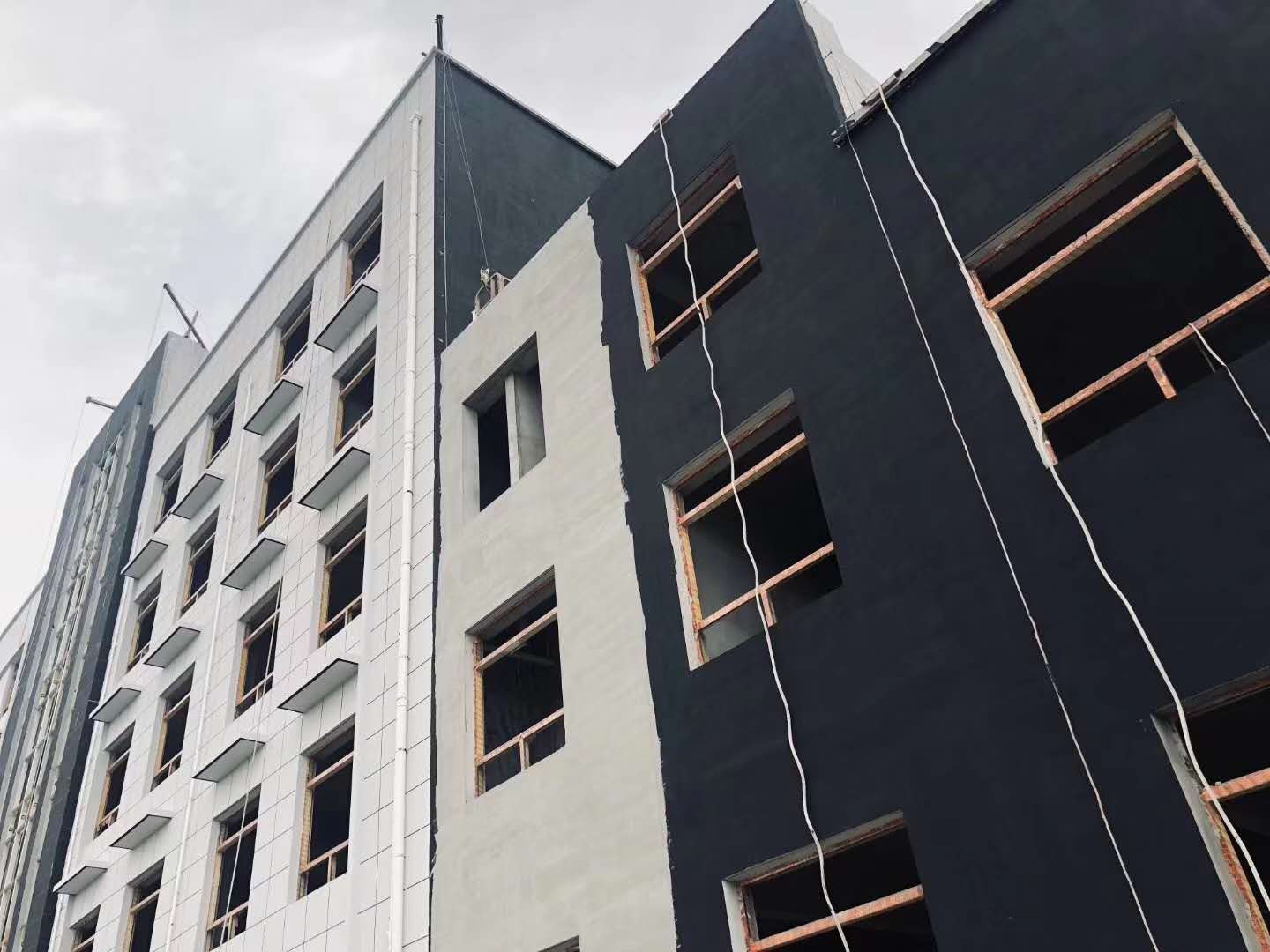 咸阳真石漆价格,真石漆底漆应该如何选择,鑫钢盾漆