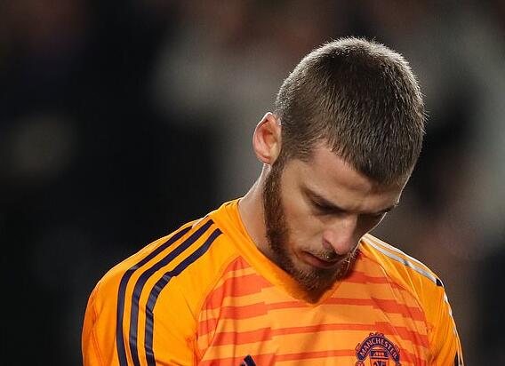 新星失误向门神致敬德赫亚续约重大进展获得35万镑周薪新合同