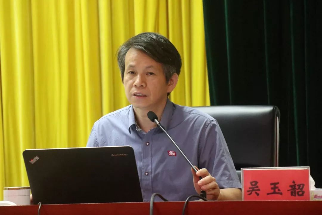寅湘,原省卫生厅党组书记,厅长曾繁友,原省计生委党组书记,主任陈满生