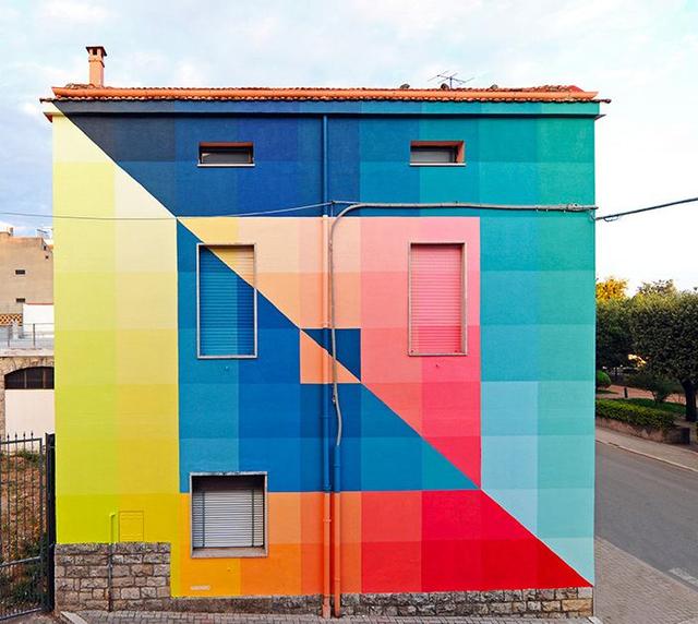 如何给老房子做一面彩色墙,让老建筑旧貌换新颜