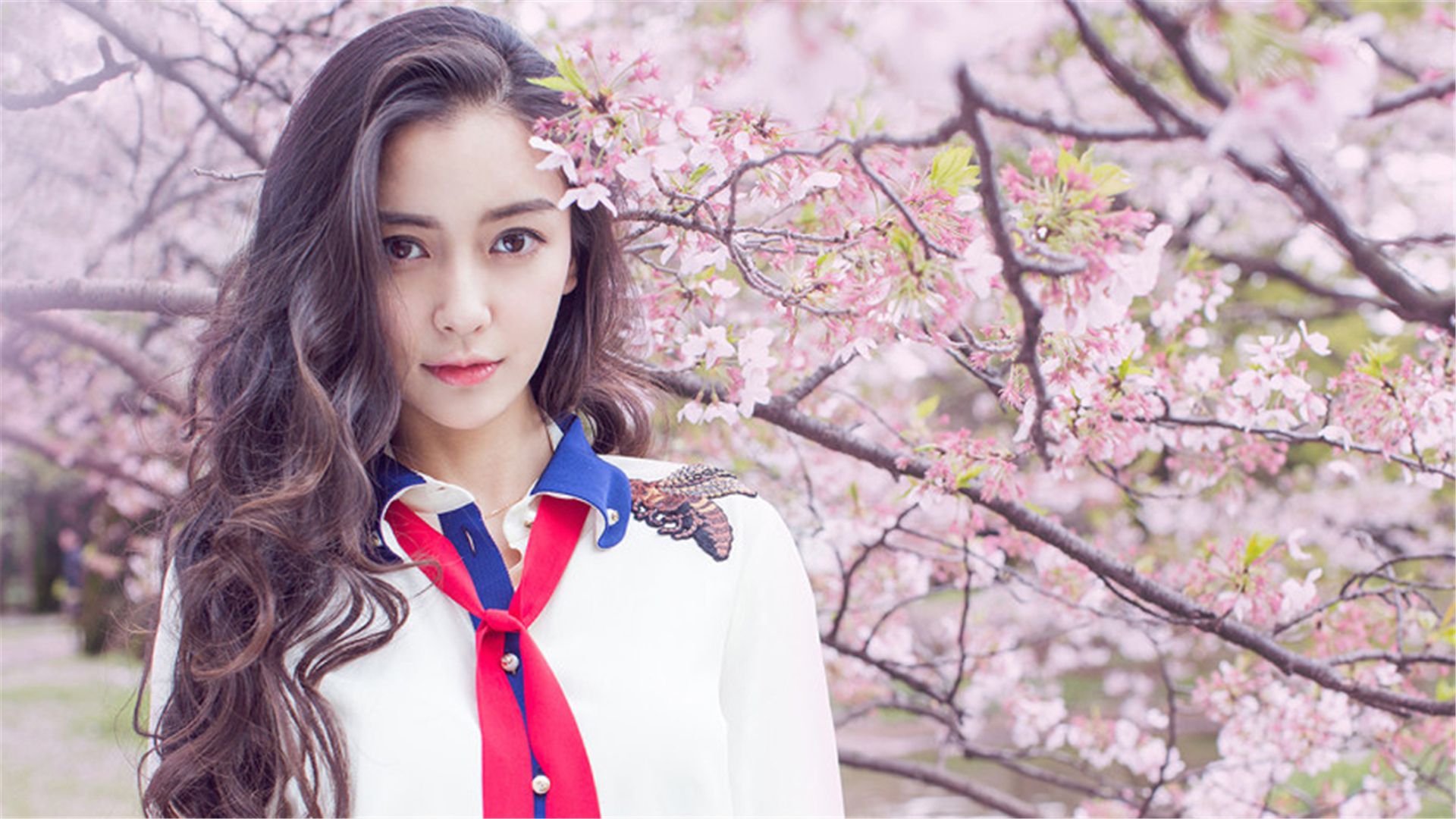 跑男迎来两位靓女苏青彭小苒被赞baby被指多次耍赖败了好感