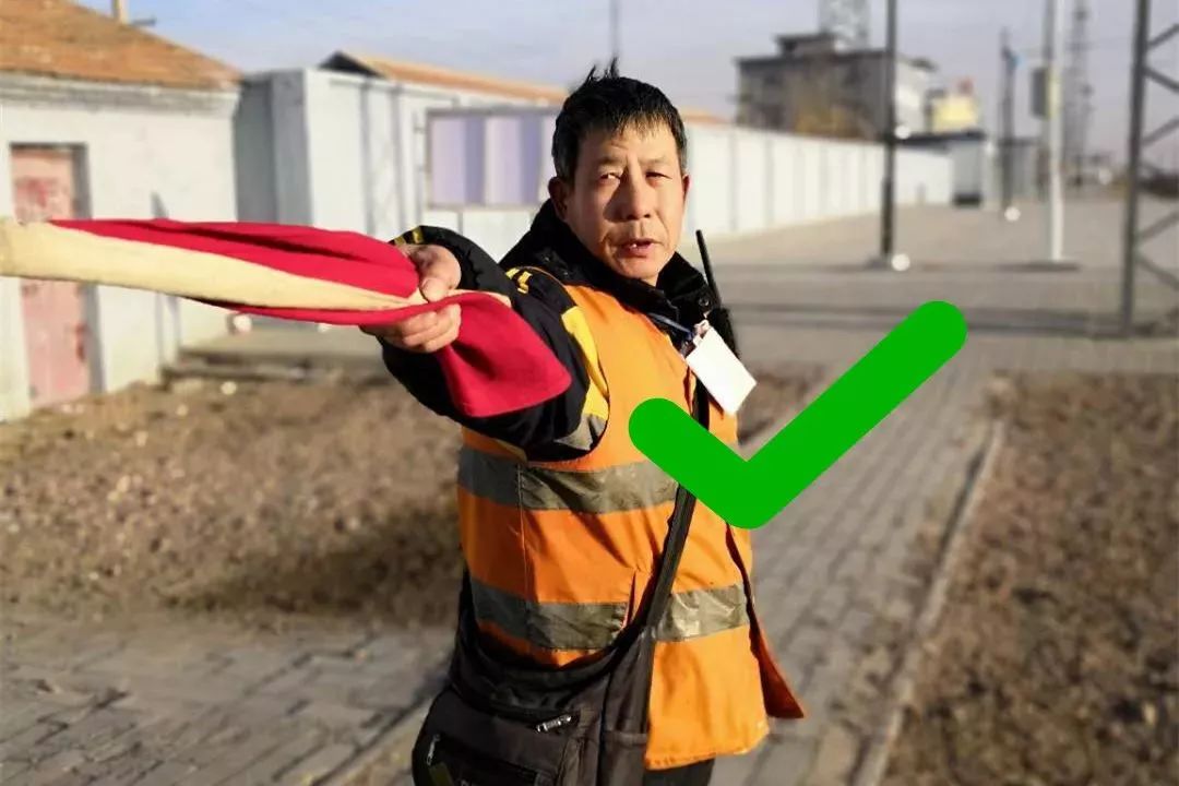 道尺手中握,数据本上记