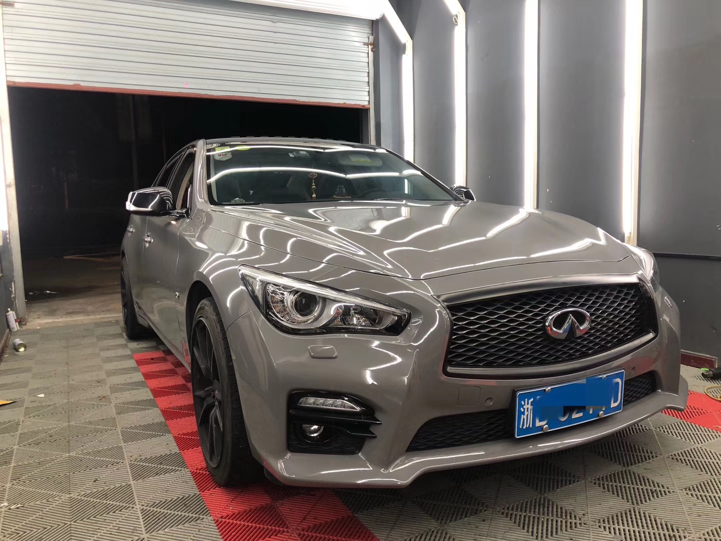 纳多灰色英菲尼迪q50 让经典传承 让个性爆发