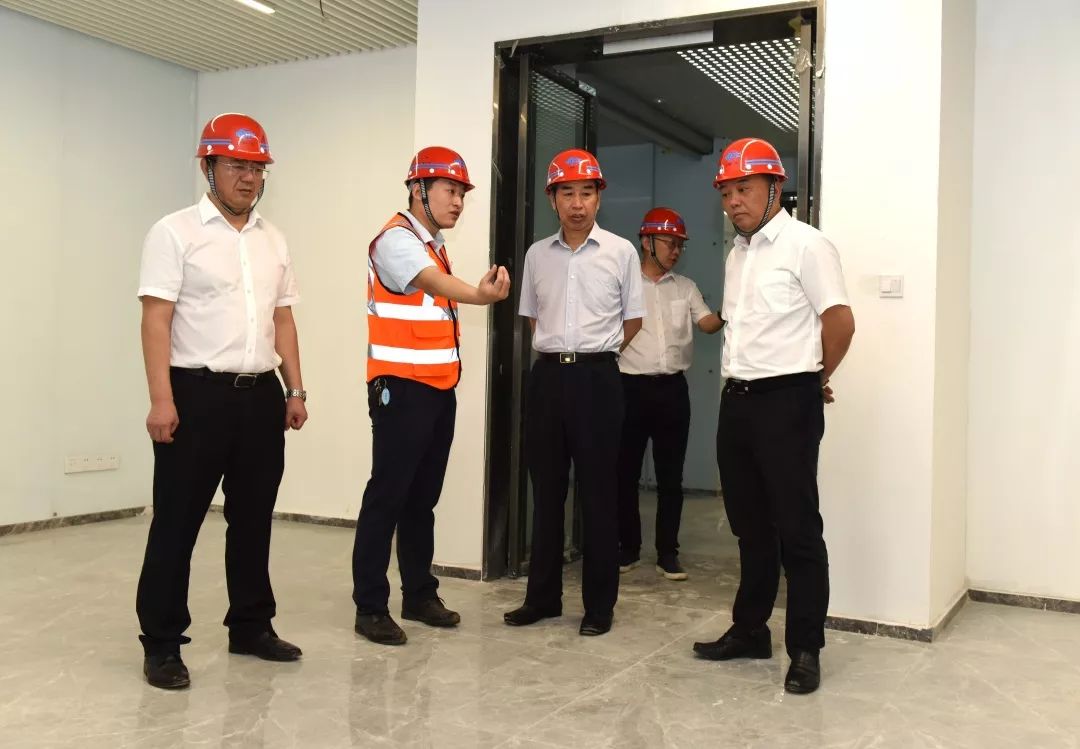 集团领导刘一鸣一行调研交通公司武汉经开人工智能科技园项目