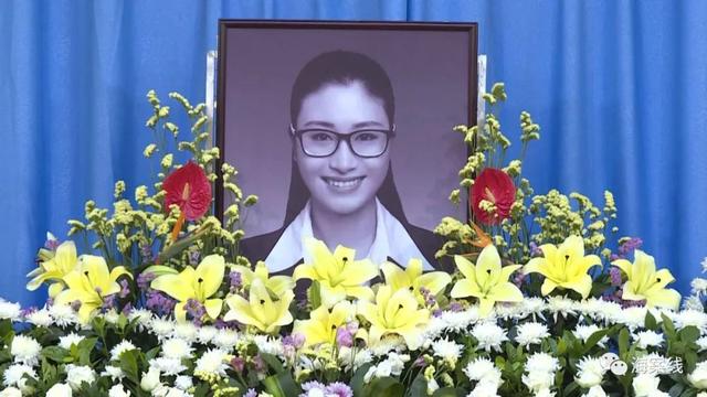 今天送别第一书记黄文秀不忘初心绽放芳华