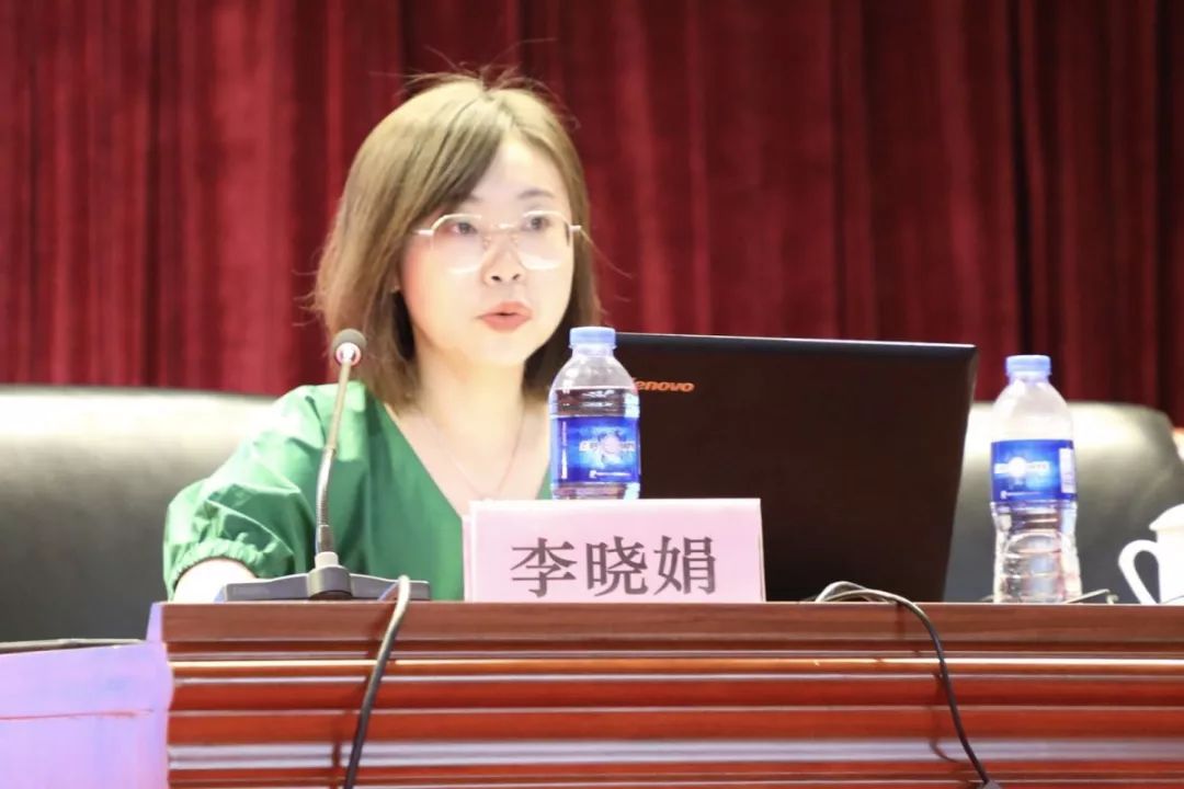 朝阳区人民检察院二部副主任李晓娟为机关干部讲授职务犯罪案件证据