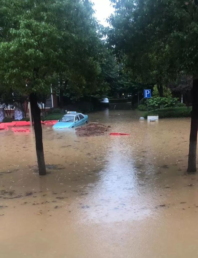 7·23武汉暴雨图片