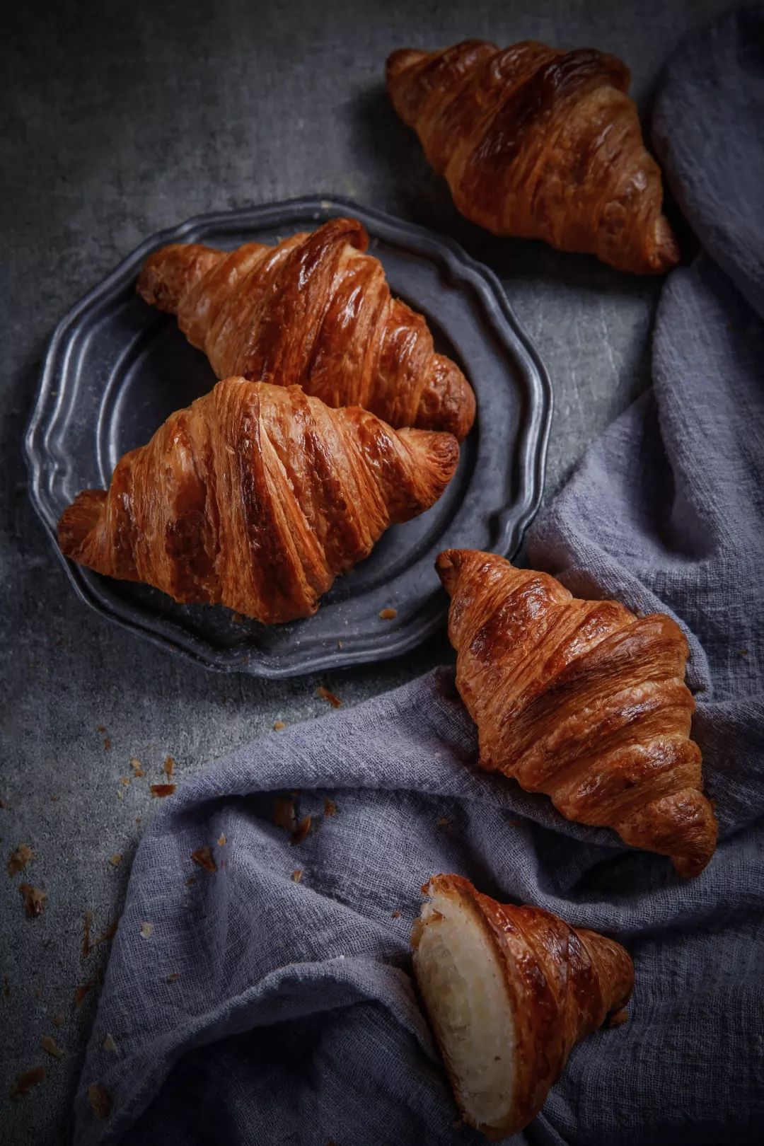 1.主食面包:主食面包,顾名思义,即当作主食来消费的.
