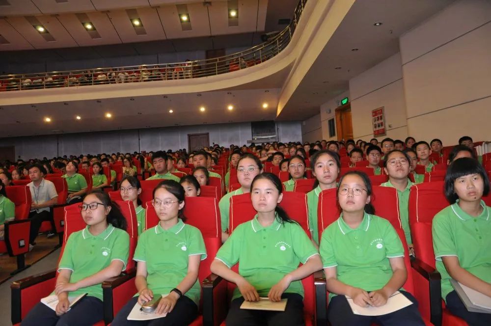 这个孩子,就是美国佐治亚州立大学金融学教授杨保中.