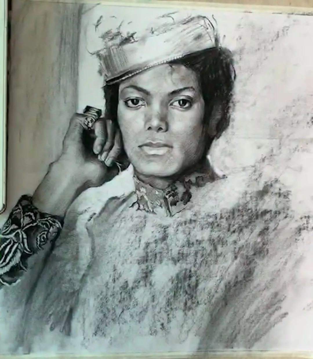 他,不仅是个超棒哒mj舞者,而且能画得一手好画!赞!