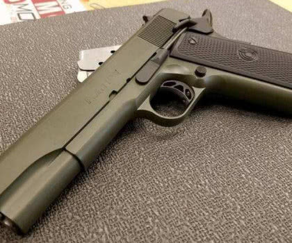 和平精英萌新用蝎式手枪高手用p1911而大佬独爱它