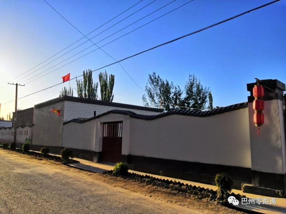 "杏"福敲开轮台果农的致富门_杏花村