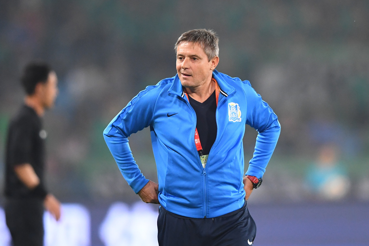 广州日报:再大比分输球斯帅可能下课 富力夏窗将更换外援