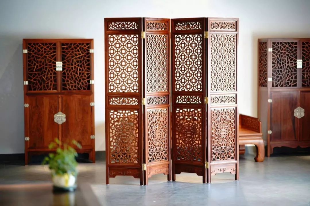 古人为什么要在房子里摆放屏风红木屏风100款