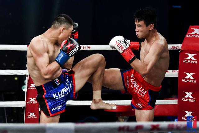 中国名将刘亚宁三局憾负伊朗拳王青岛1分之差憾负北京