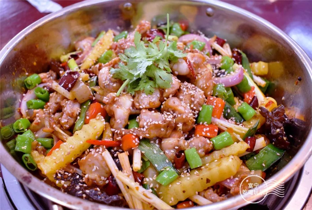 干锅美蛙隆重登场富宁美食界的新秀等你来盘