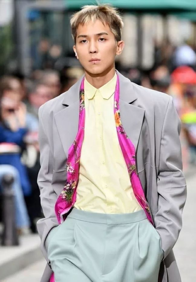 酷盖男孩rapper宋旻浩路易威登t台首秀