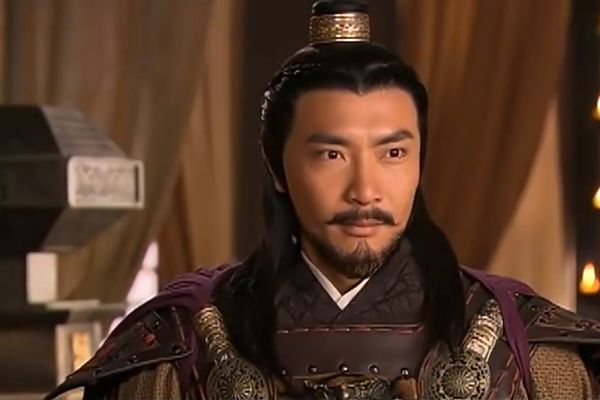 对战中,高继能祭出法宝蜈蜂袋,放出遮天蔽日的蜈蜂时,这哥仨吓得那是