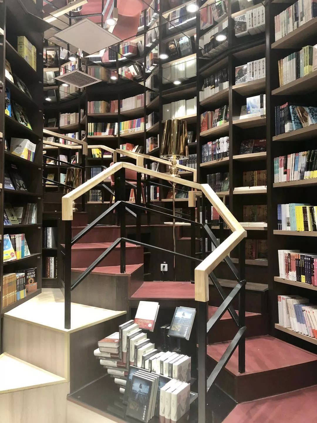 钟书阁北京首店落地海淀,中国最美书店开业!