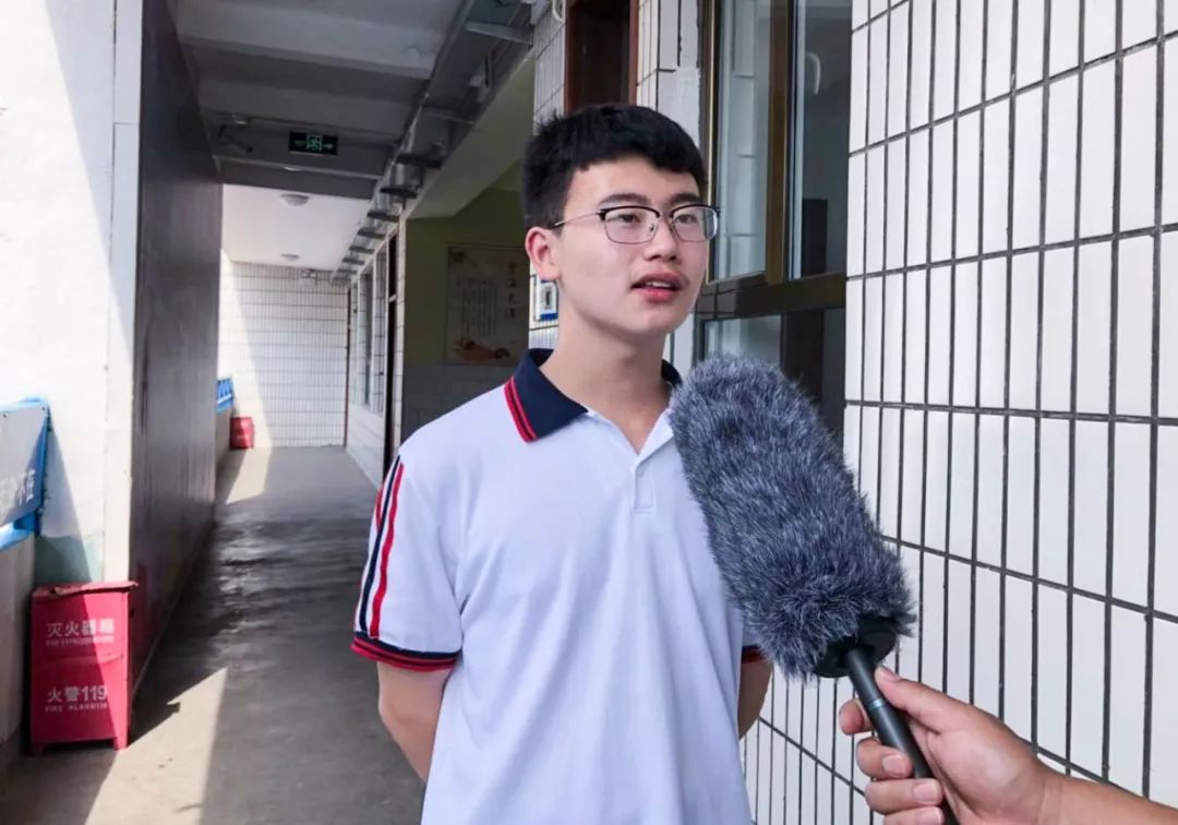 鄂尔多斯14岁男孩含泪求助有妈才有家救救我妈妈