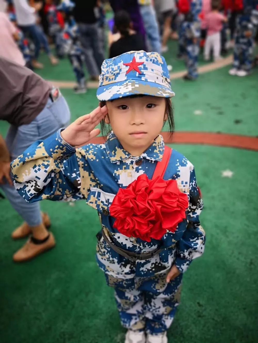 虹桥下仙垟幼儿园大班幼儿军事之旅勇敢小战士