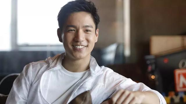 tvb小鲜肉生日获《爱·回家》庆生 开心表示:多了一位家庭成员_吴伟豪