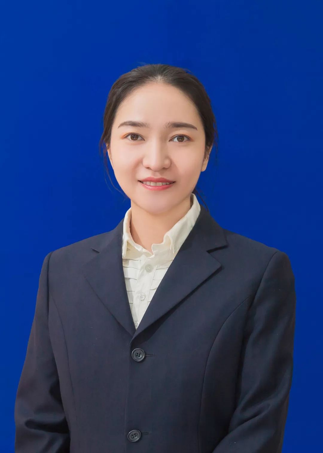 鲍金玉中学语文一级教师,2009年毕业于东北师范大学.