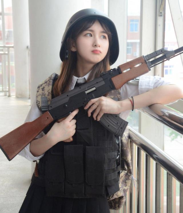 在吃鸡游戏中你最想找的是哪种小姐姐一起玩游戏呢