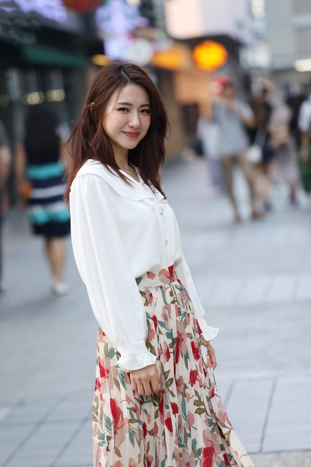 又是菊梓乔由剧集歌后变首席嘉宾