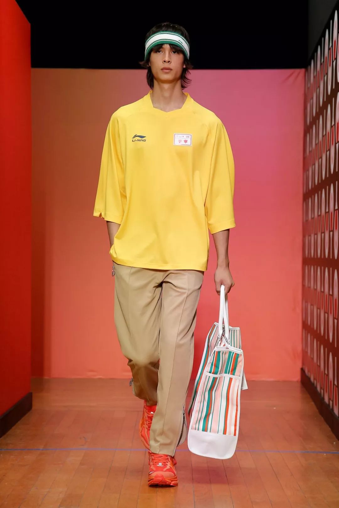 李宁2020春夏发布会在巴黎开展你看行不行我看行