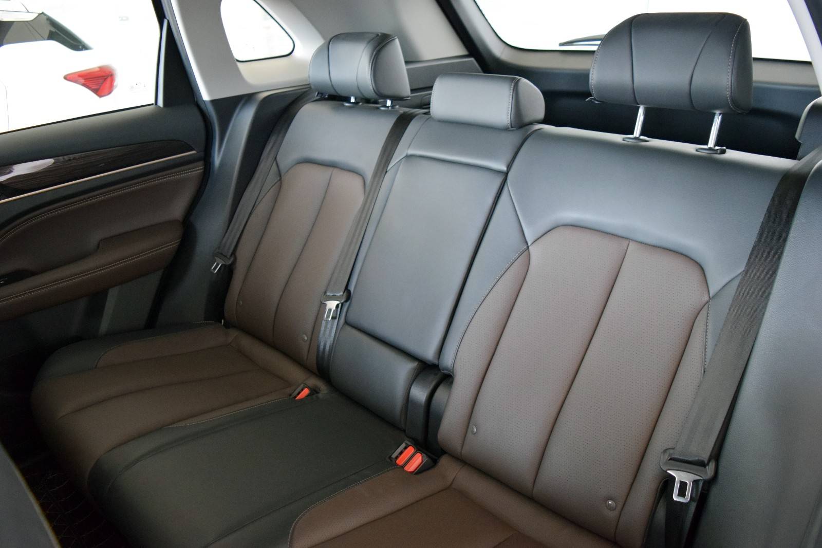 高颜值的传祺gs5空间出色综合安全辅助驾驶等配置该选哪款