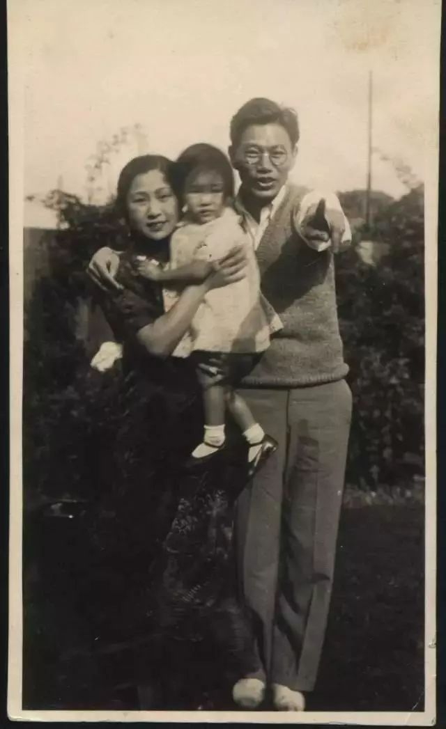 抗战胜利后,严幼韵带着女儿来到美国,此时恰逢二女儿得了急性阑尾炎