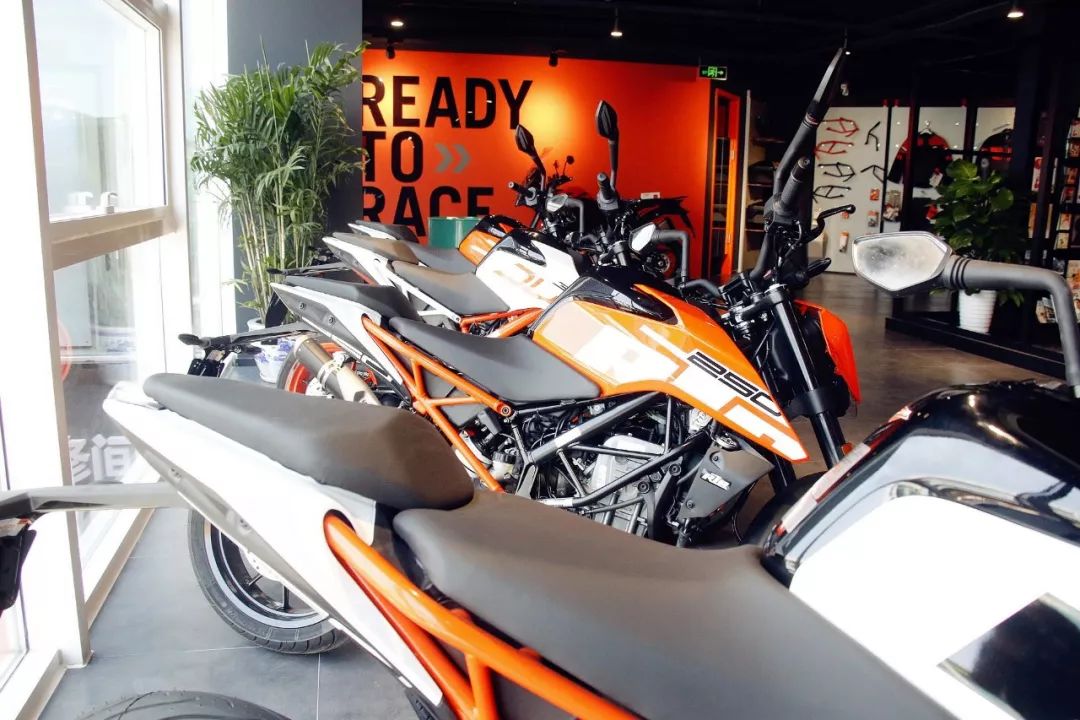 ktm在北京新动作又一家授权经销商德悦行ktm开业
