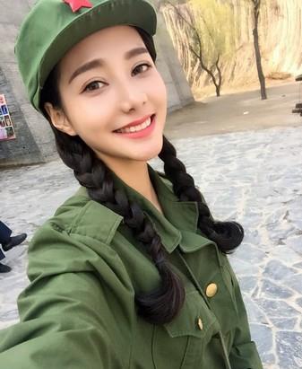 这花样游泳姑娘颜值不算高,可身材特别好?_盛姝雯