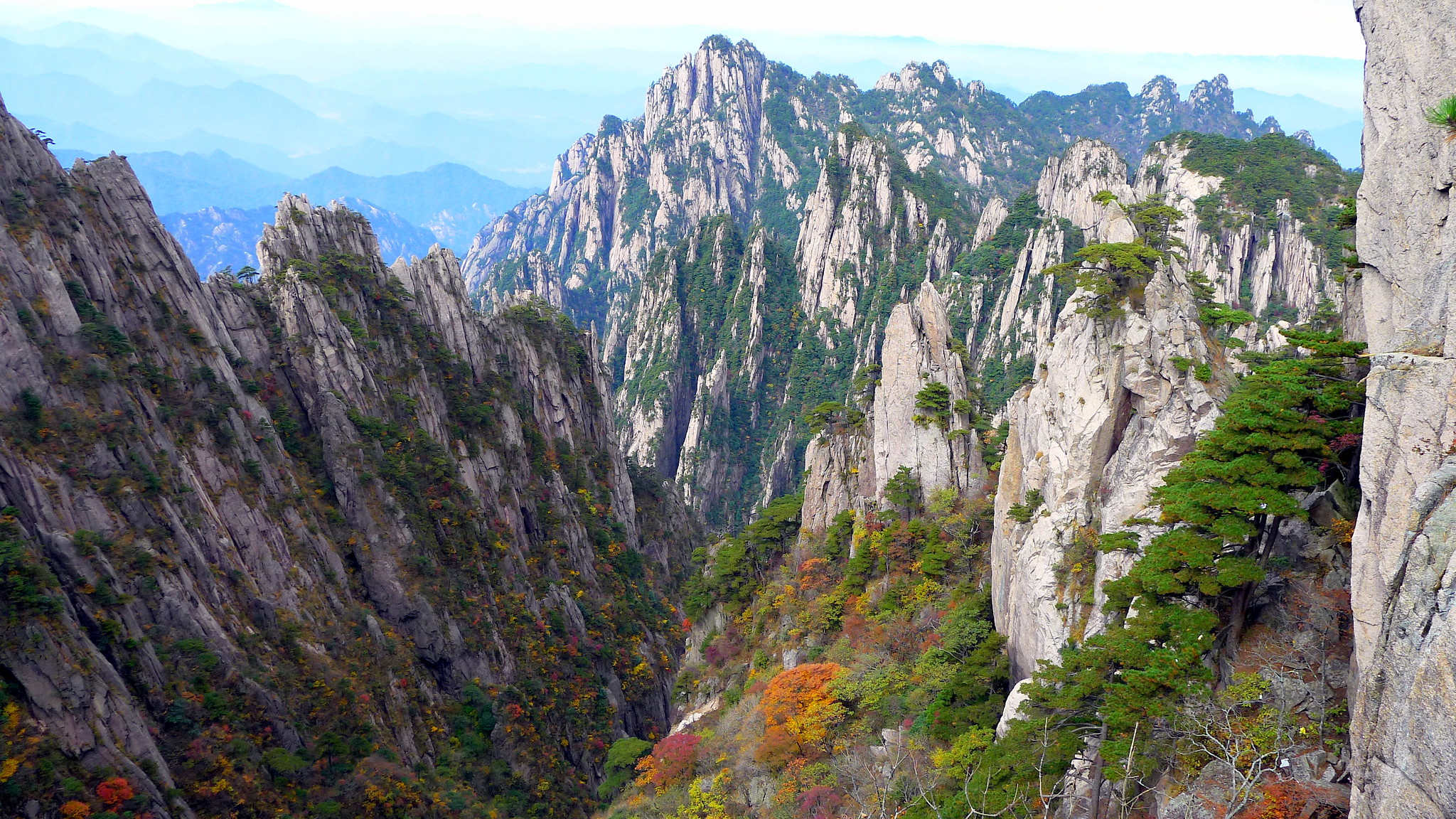 我国人气最高的6座大山:黄山触手可及,这座山"门票"50万元