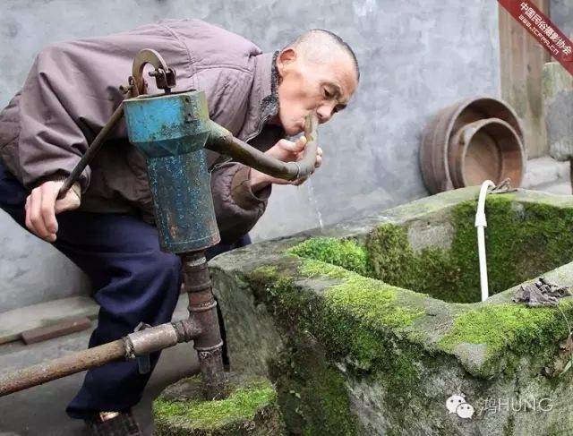 童年记忆:压水井_井水