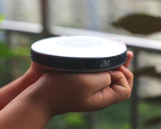 千元级微投带来超强表现蒂彤t6微型投影仪让你随身掌控