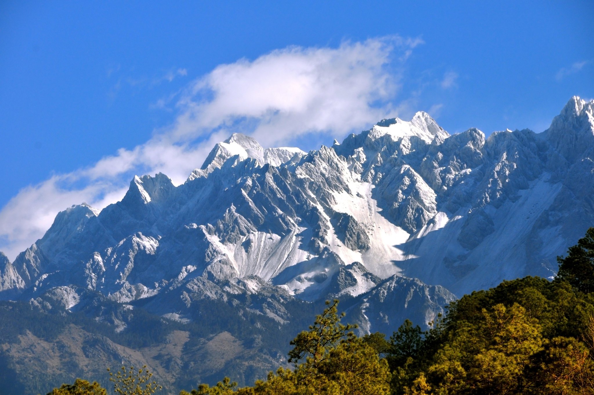 我国人气最高的6座大山:黄山触手可及,这座山"门票"50万元
