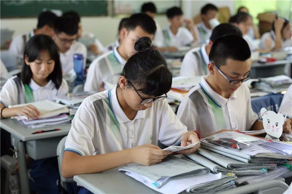 破茧成蝶圆梦六月我校2019届初三中考纪实二