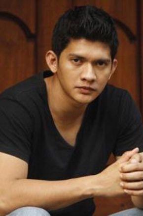 另一位就是在《突袭》中脱颖而出的印尼动作明星伊科·乌艾斯.