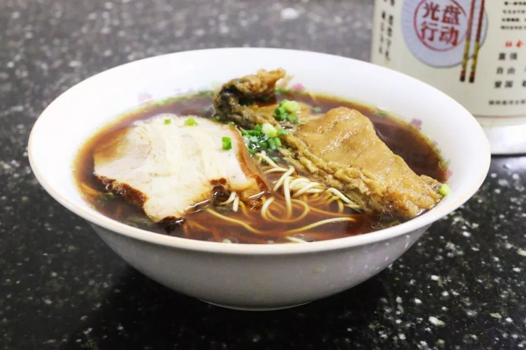 作为古镇三家老面馆之一,状元楼的名字应该是南浔本地人最为熟悉的