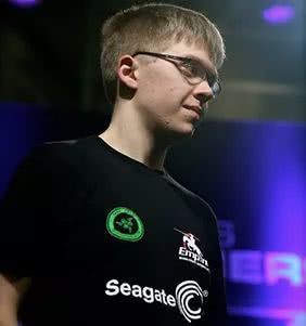 魔兽黄金联赛120爆发moonhappy来了